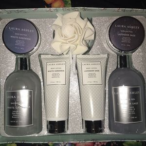 Loofa,2shower gels,2 body lotions,2body butters